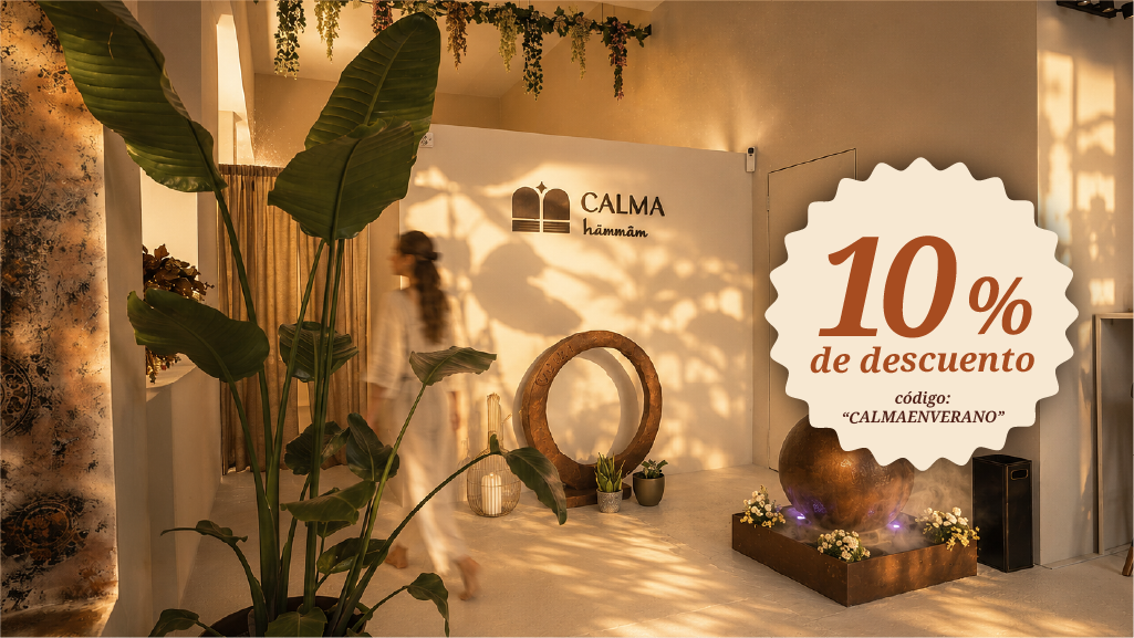 Sala privada de hammam con vapor y luz cálida en Calma Hammam Zaragoza. Spa oferta de verano.